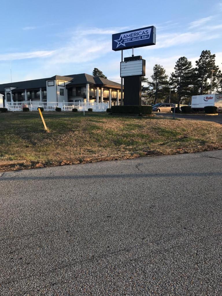 Americas Best Value Inn Holly Springs Eksteriør billede